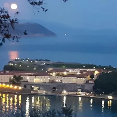 Semesterbostad Luna *