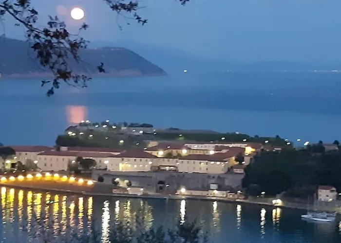 Semesterbostad Luna *
